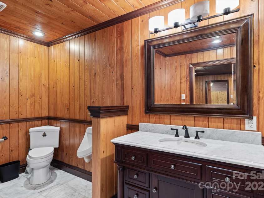 258 Crystal Circle, Mooresville, NC 28117.  MLS# CAR4311806, YatesRealty ID 14729. 