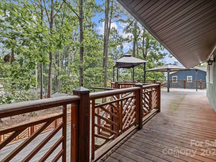 258 Crystal Circle, Mooresville, NC 28117.  MLS# CAR4311806, YatesRealty ID 14729. 