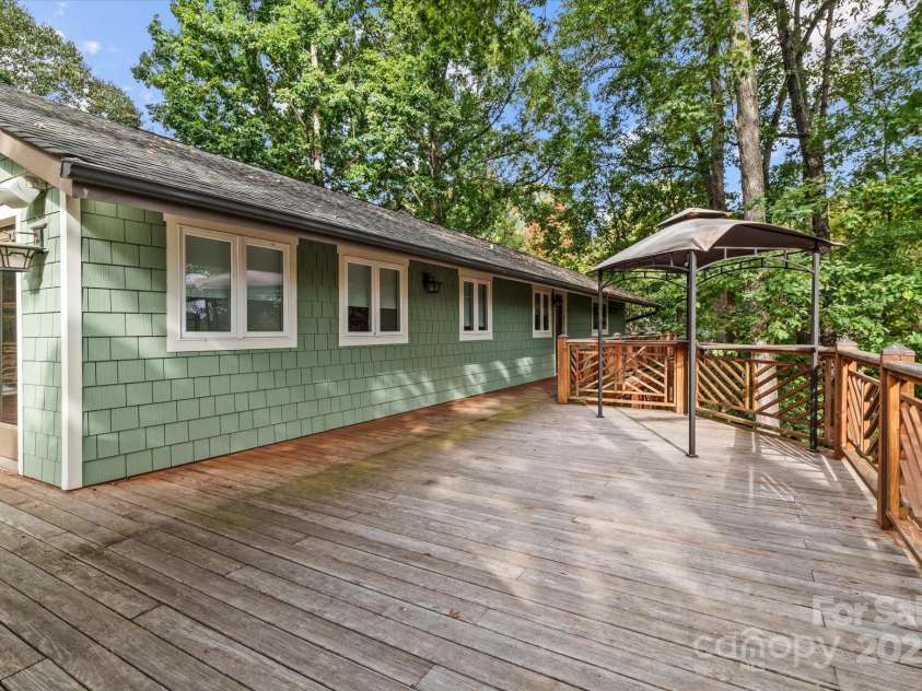 258 Crystal Circle, Mooresville, NC 28117.  MLS# CAR4311806, YatesRealty ID 14729. 