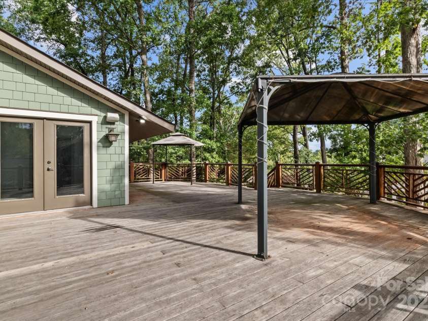258 Crystal Circle, Mooresville, NC 28117.  MLS# CAR4311806, YatesRealty ID 14729. 
