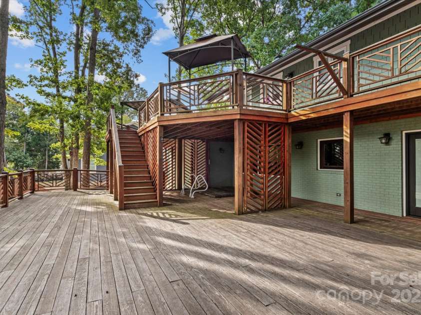 258 Crystal Circle, Mooresville, NC 28117.  MLS# CAR4311806, YatesRealty ID 14729. 