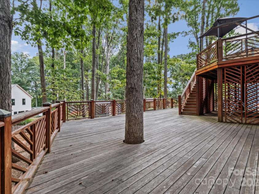 258 Crystal Circle, Mooresville, NC 28117.  MLS# CAR4311806, YatesRealty ID 14729. 