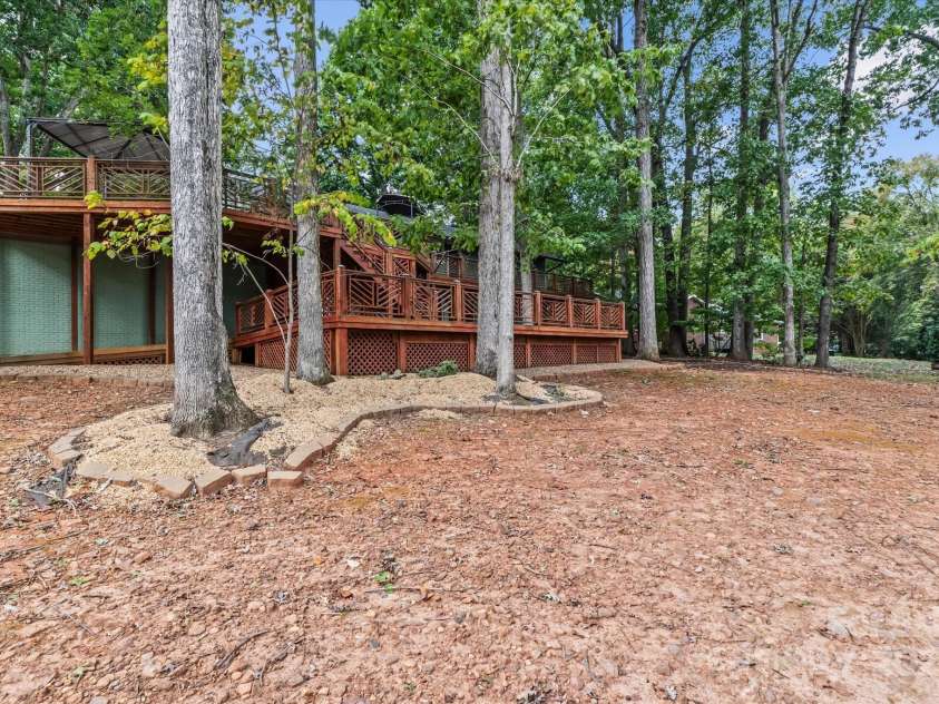258 Crystal Circle, Mooresville, NC 28117.  MLS# CAR4311806, YatesRealty ID 14729. 