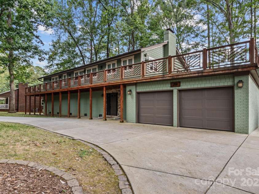 258 Crystal Circle, Mooresville, NC 28117.  MLS# CAR4311806, YatesRealty ID 14729. 