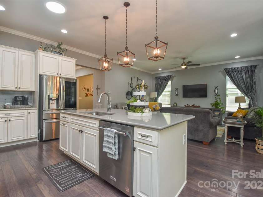 464 Granite Lake Court, Denver, NC 28037.  MLS# CAR4256536, YatesRealty ID 14729. 