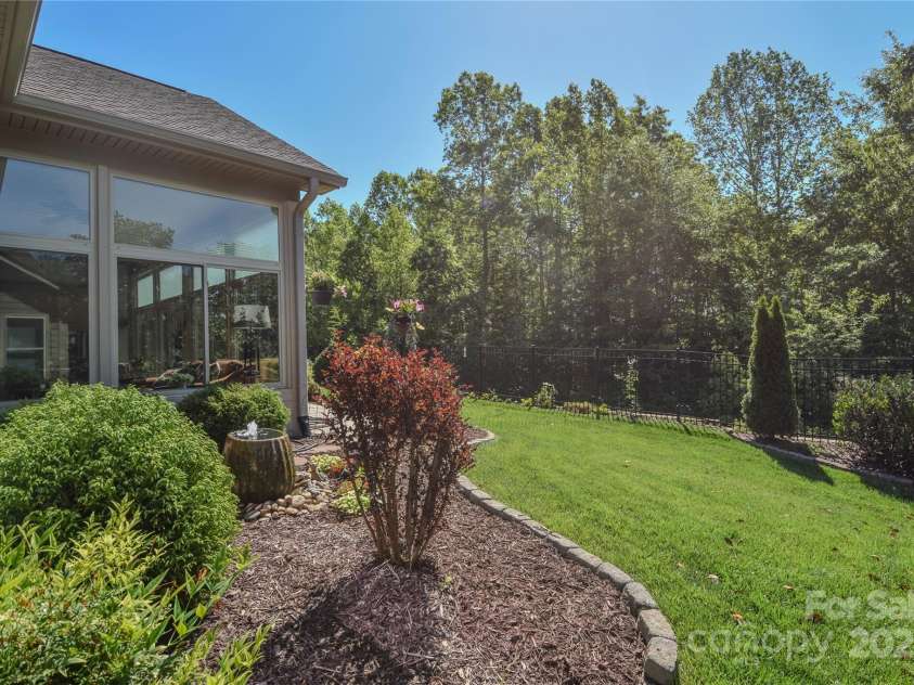 464 Granite Lake Court, Denver, NC 28037.  MLS# CAR4256536, YatesRealty ID 14729. 