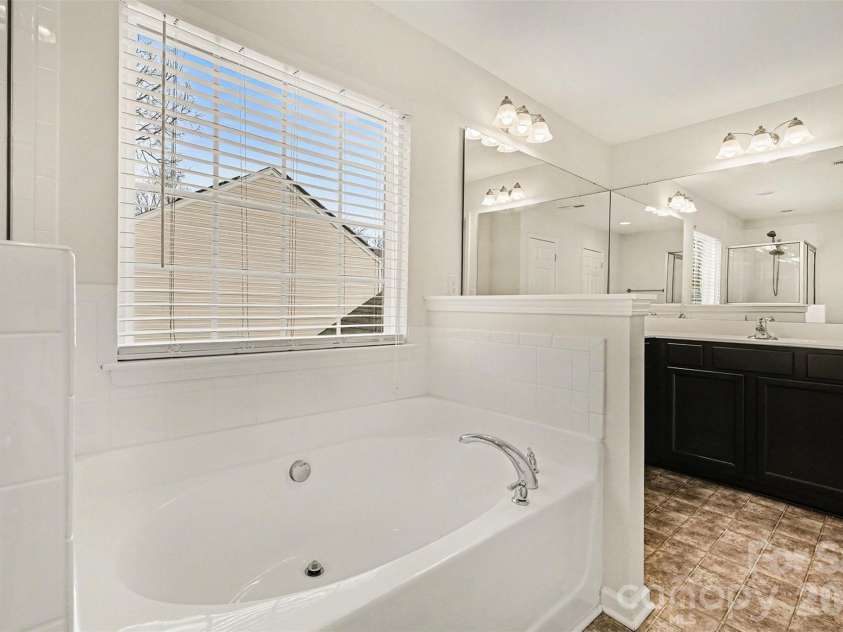 1526 Glenbar Court, Clover, SC 29710.  MLS# CAR4337838, YatesRealty ID 1473. Primary Bathroom