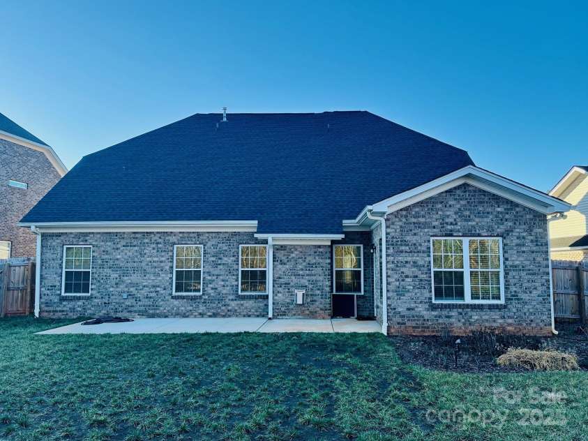 5604 Glad Acres Road Road, Pfafftown, NC 27040.  MLS# CAR4220404, YatesRealty ID 1473. 