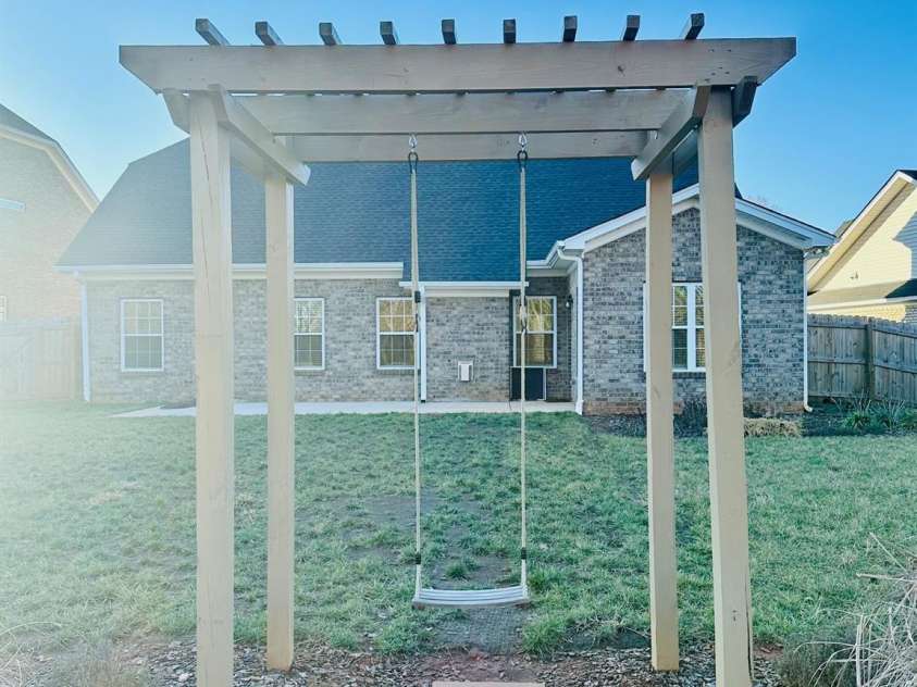 5604 Glad Acres Road Road, Pfafftown, NC 27040.  MLS# CAR4220404, YatesRealty ID 1473. 
