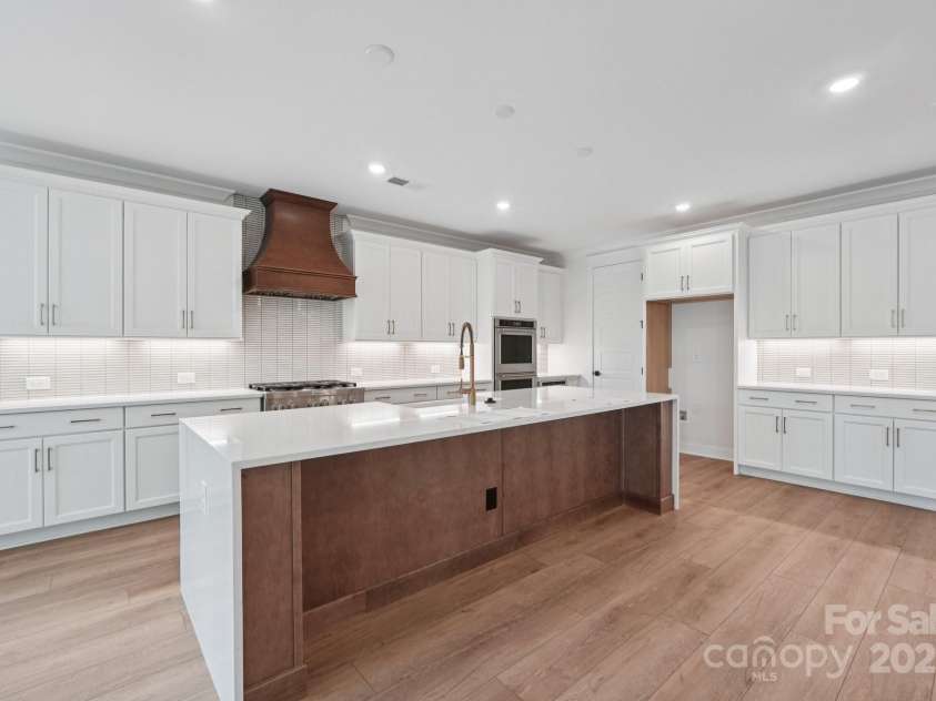 630 Hyder Trail, Tega Cay, SC 29708.  MLS# CAR4281073, YatesRealty ID 1473. Kitchen