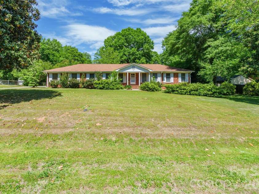 2506 Colebrook Drive, Rock Hill, SC 29732.  MLS# CAR4372240, YatesRealty ID 14730. 