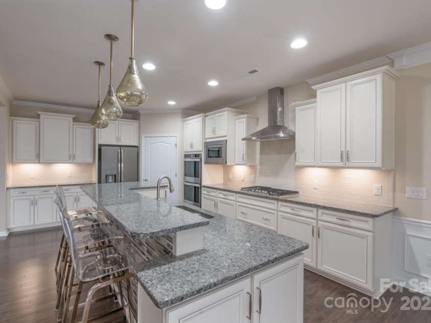 3087 Bartlett Street, Fort Mill, SC 29715.  MLS# CAR4177276, YatesRealty ID 14730. Kitchen
