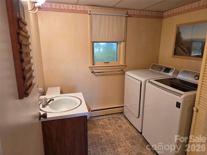 2309 24th Avenue, Hickory, NC 28601.  MLS# CAR4372707, YatesRealty ID 14731. Half bath/laundry