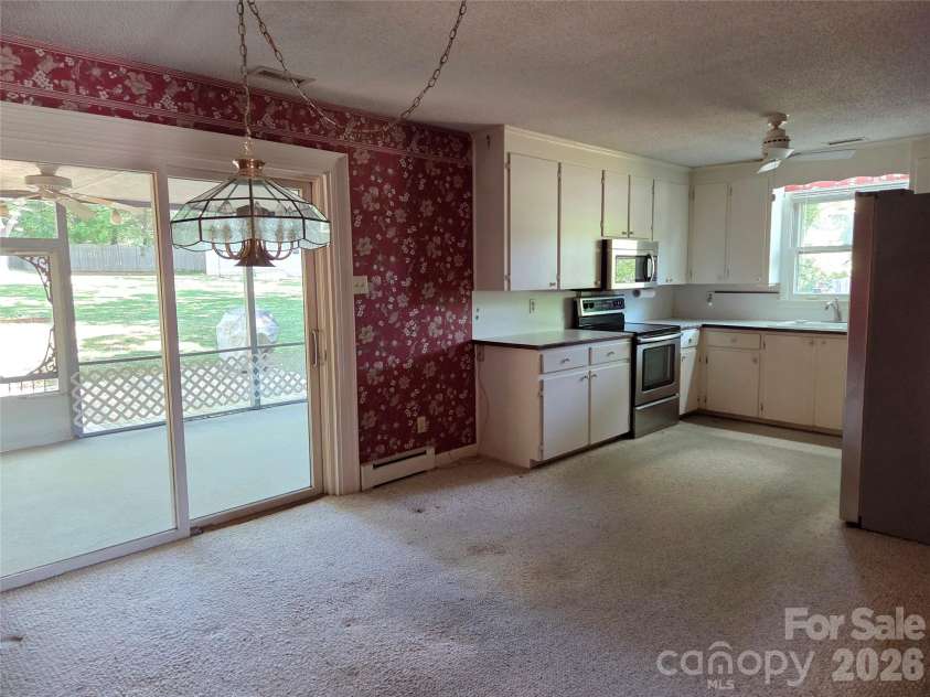 2309 24th Avenue, Hickory, NC 28601.  MLS# CAR4372707, YatesRealty ID 14731. Kitchen/dining