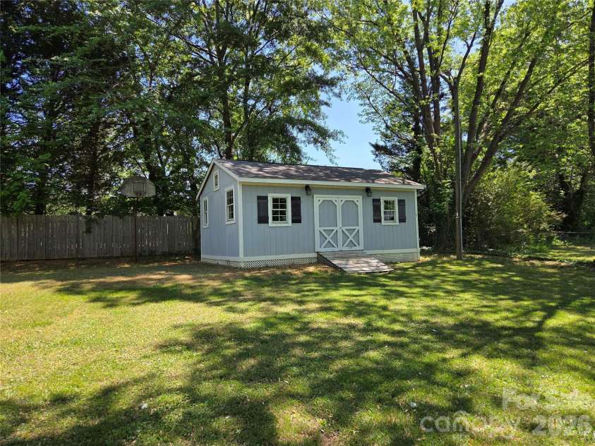2309 24th Avenue, Hickory, NC 28601.  MLS# CAR4372707, YatesRealty ID 14731. Outbuilding