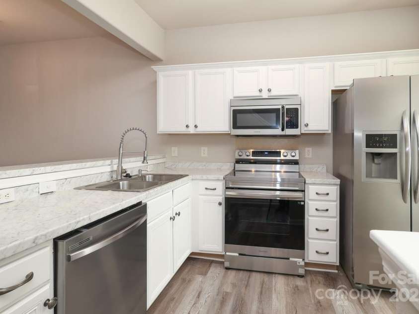 14713 Lions Pride Court, Charlotte, NC 28273.  MLS# CAR4221572, YatesRealty ID 14732. 