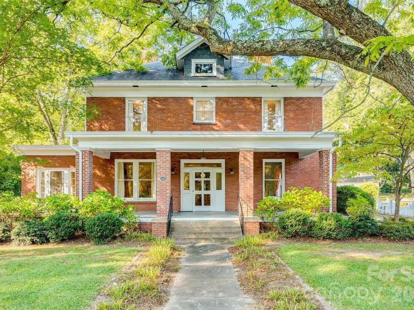 3 Kings Mountain Street, York, SC 29745.  MLS# CAR4350100, YatesRealty ID 14732. 