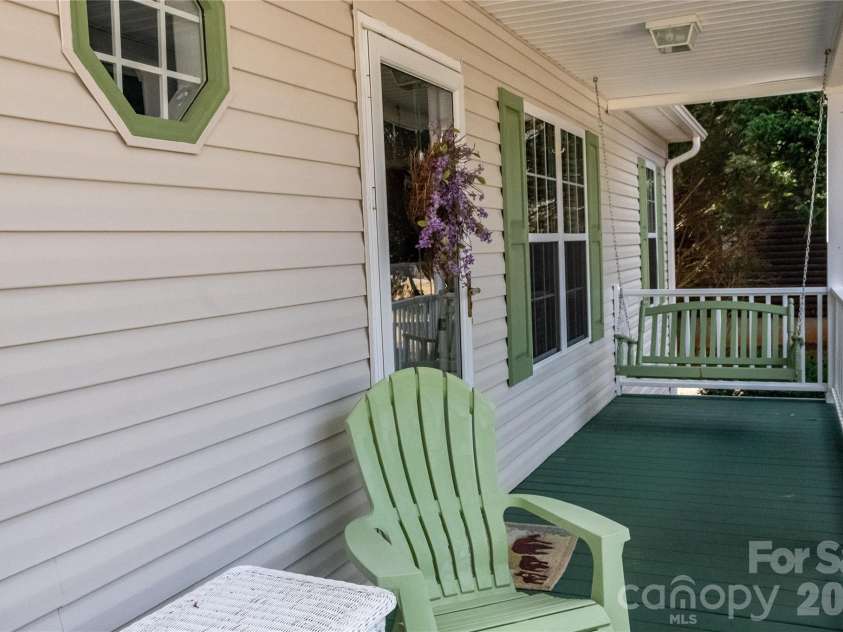 1499 Brentwood Place, Morganton, NC 28655.  MLS# CAR4354426, YatesRealty ID 14733. 