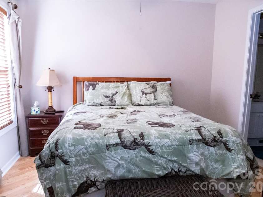 1499 Brentwood Place, Morganton, NC 28655.  MLS# CAR4354426, YatesRealty ID 14733. 