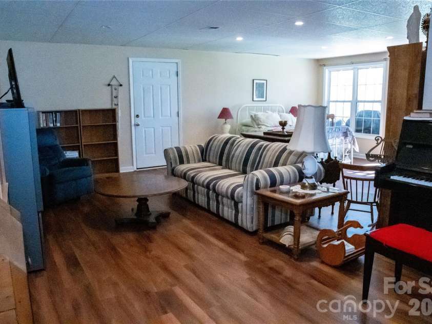 1499 Brentwood Place, Morganton, NC 28655.  MLS# CAR4354426, YatesRealty ID 14733. 
