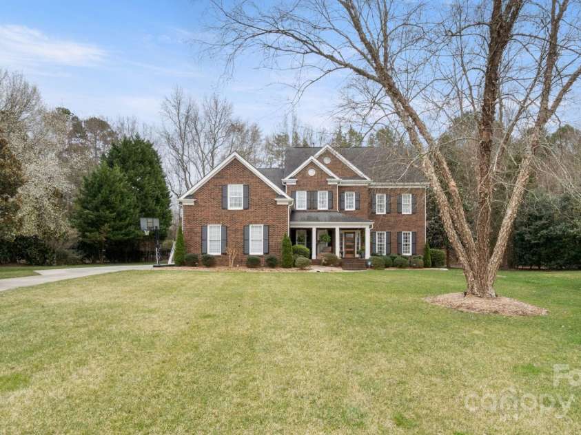 518 Streamside Lane, Waxhaw, NC 28173.  MLS# CAR4231208, YatesRealty ID 14733. 