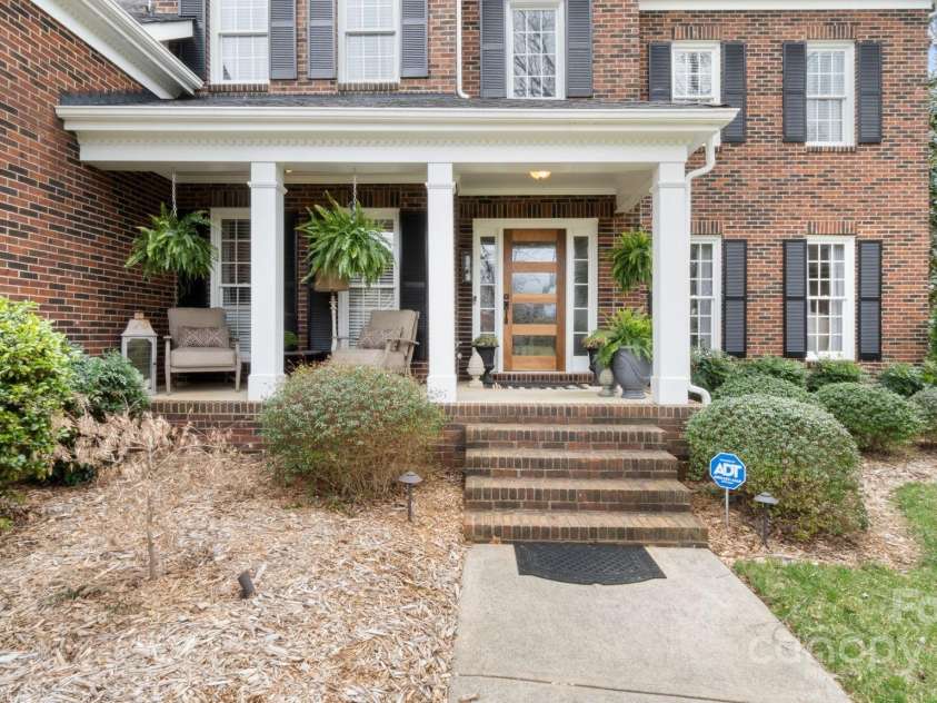 518 Streamside Lane, Waxhaw, NC 28173.  MLS# CAR4231208, YatesRealty ID 14733. 