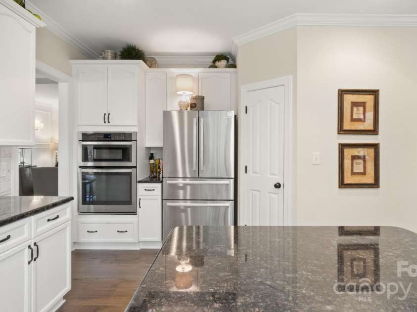 518 Streamside Lane, Waxhaw, NC 28173.  MLS# CAR4231208, YatesRealty ID 14733. 