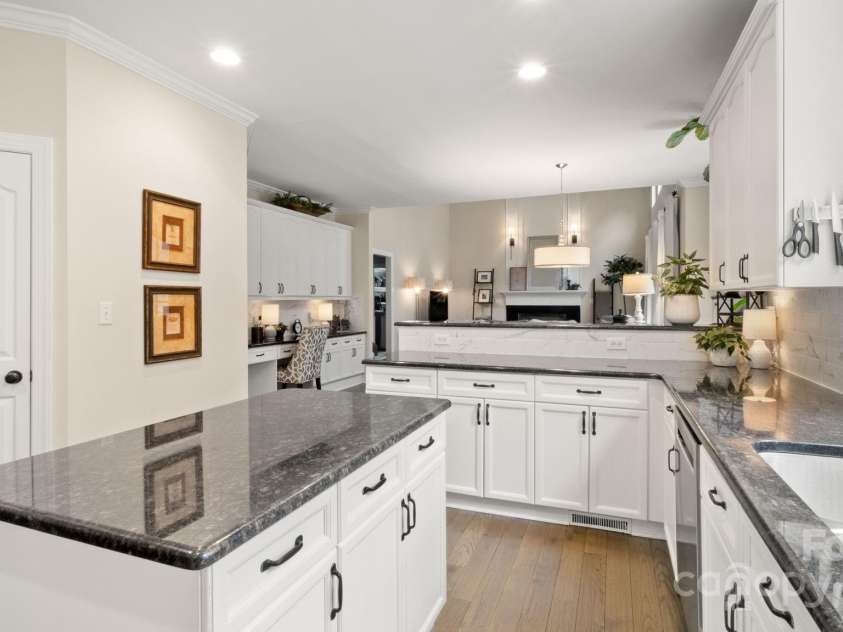 518 Streamside Lane, Waxhaw, NC 28173.  MLS# CAR4231208, YatesRealty ID 14733. 