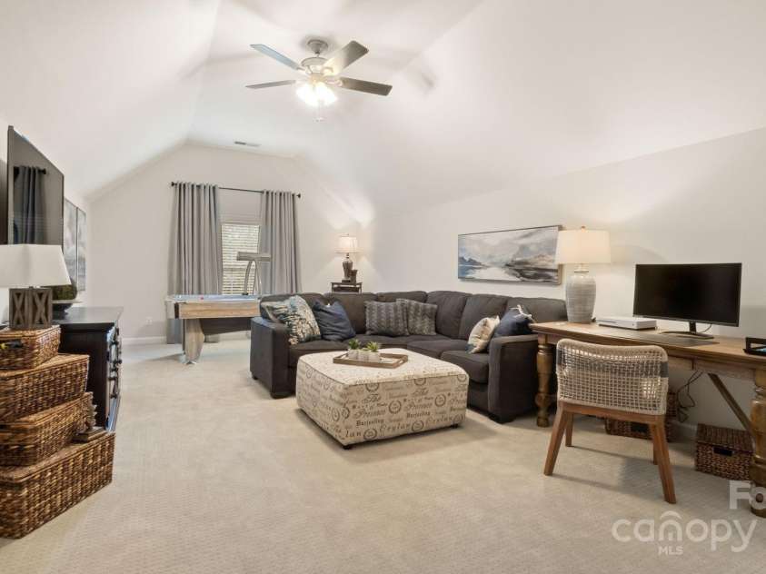 518 Streamside Lane, Waxhaw, NC 28173.  MLS# CAR4231208, YatesRealty ID 14733. 