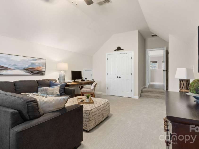 518 Streamside Lane, Waxhaw, NC 28173.  MLS# CAR4231208, YatesRealty ID 14733. 