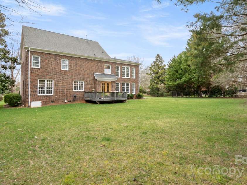 518 Streamside Lane, Waxhaw, NC 28173.  MLS# CAR4231208, YatesRealty ID 14733. 