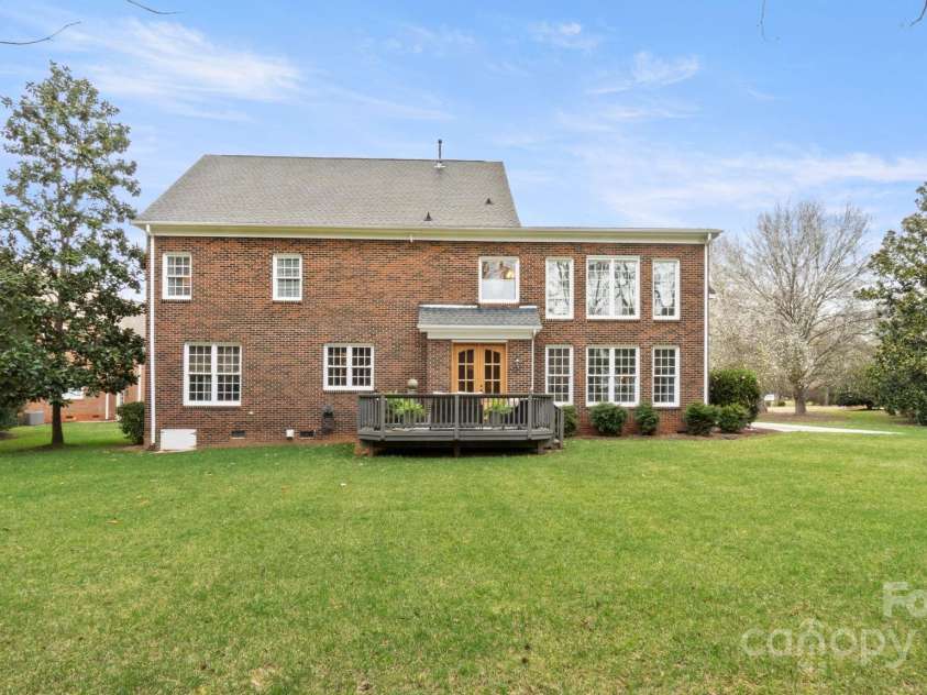 518 Streamside Lane, Waxhaw, NC 28173.  MLS# CAR4231208, YatesRealty ID 14733. 