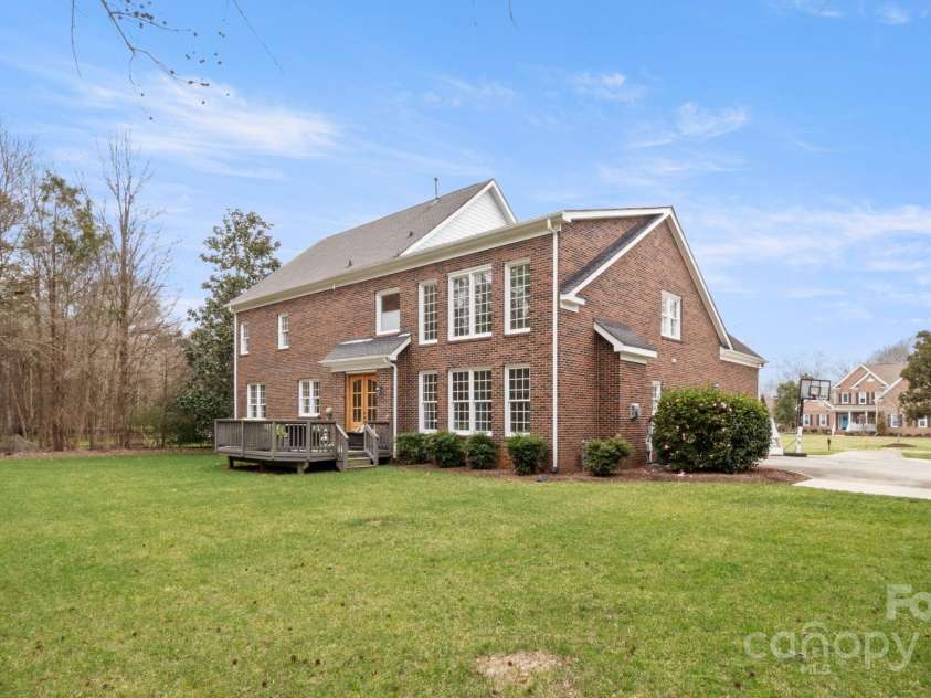518 Streamside Lane, Waxhaw, NC 28173.  MLS# CAR4231208, YatesRealty ID 14733. 