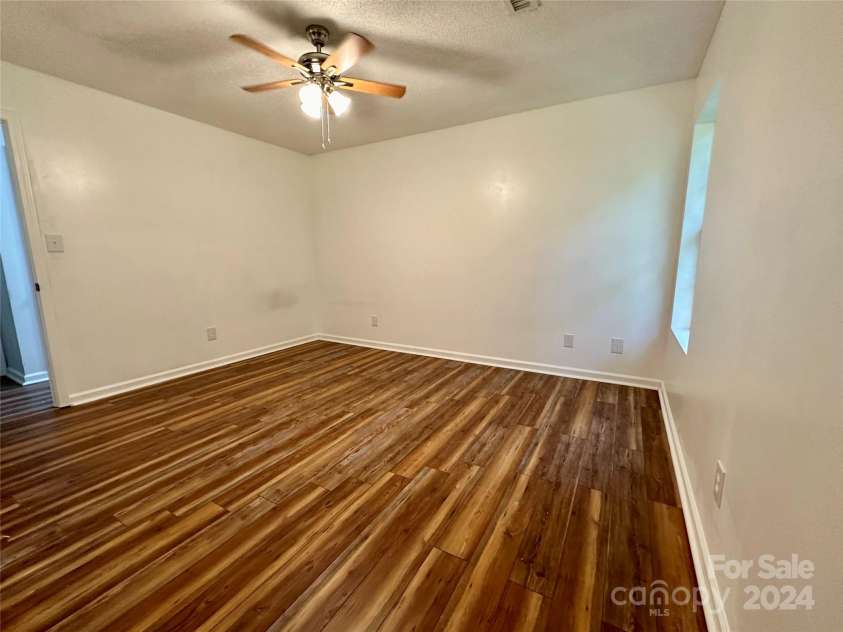 1482 Humpback Mountain Road, Spruce Pine, NC 28777.  MLS# CAR4160695, YatesRealty ID 14734. 