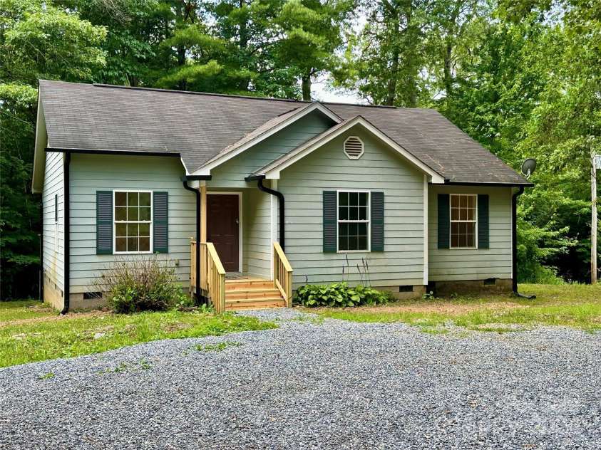1482 Humpback Mountain Road, Spruce Pine, NC 28777.  MLS# CAR4160695, YatesRealty ID 14734. 