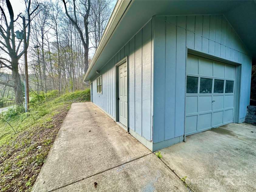 5381 State HWY 197 S Highway, Burnsville, NC 28714.  MLS# CAR4248281, YatesRealty ID 14736. 