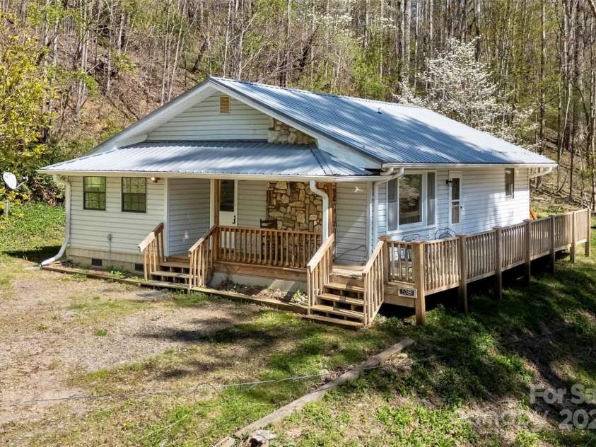 5381 State HWY 197 S Highway, Burnsville, NC 28714.  MLS# CAR4248281, YatesRealty ID 14736. 