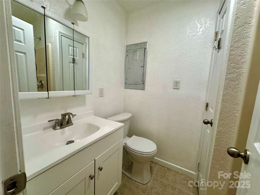 5381 State HWY 197 S Highway, Burnsville, NC 28714.  MLS# CAR4248281, YatesRealty ID 14736. 