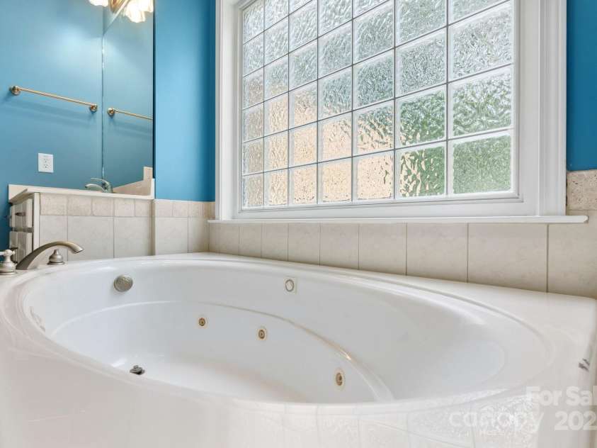 5362 Beacon Ridge Drive, Granite Falls, NC 28630.  MLS# CAR4261104, YatesRealty ID 14737. 