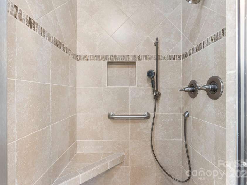 5362 Beacon Ridge Drive, Granite Falls, NC 28630.  MLS# CAR4261104, YatesRealty ID 14737. 