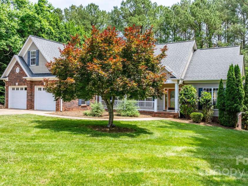 5362 Beacon Ridge Drive, Granite Falls, NC 28630.  MLS# CAR4261104, YatesRealty ID 14737. 