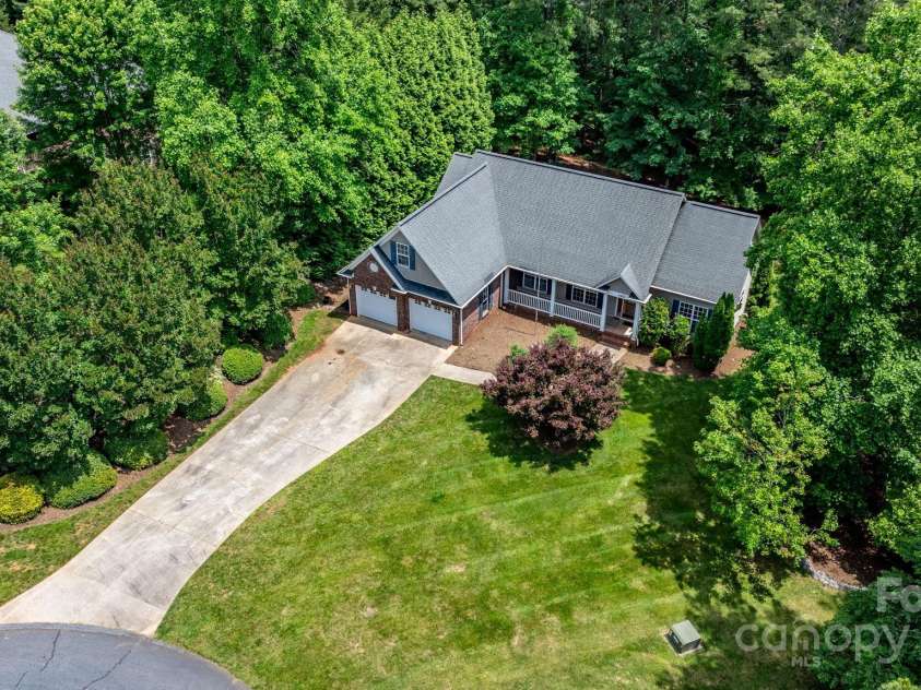 5362 Beacon Ridge Drive, Granite Falls, NC 28630.  MLS# CAR4261104, YatesRealty ID 14737. 