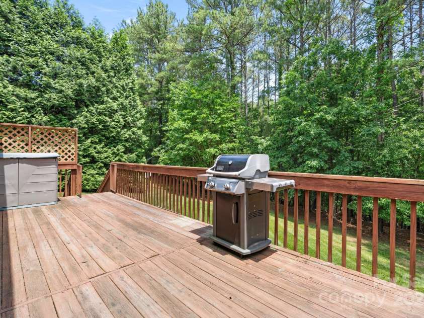5362 Beacon Ridge Drive, Granite Falls, NC 28630.  MLS# CAR4261104, YatesRealty ID 14737. Clubhouse