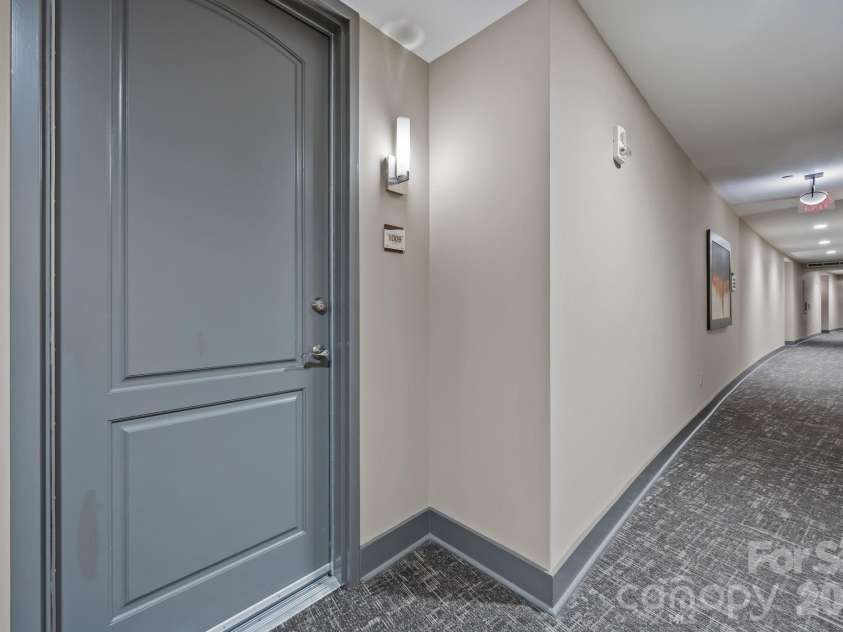 701 Royal Court, Charlotte, NC 28202.  MLS# CAR4355029, YatesRealty ID 14737. 