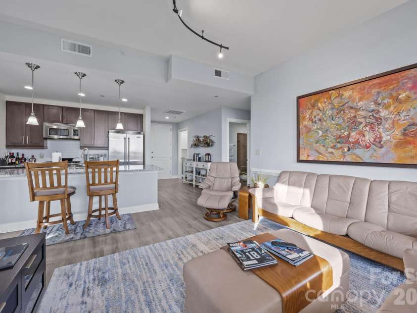 701 Royal Court, Charlotte, NC 28202.  MLS# CAR4355029, YatesRealty ID 14737. 