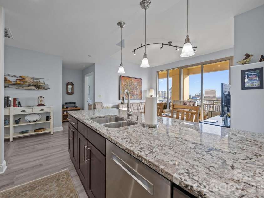701 Royal Court, Charlotte, NC 28202.  MLS# CAR4355029, YatesRealty ID 14737. 