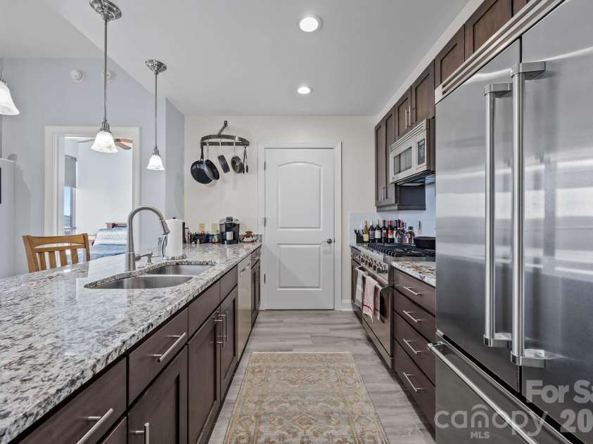701 Royal Court, Charlotte, NC 28202.  MLS# CAR4355029, YatesRealty ID 14737. 