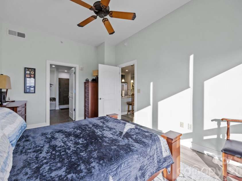 701 Royal Court, Charlotte, NC 28202.  MLS# CAR4355029, YatesRealty ID 14737. 