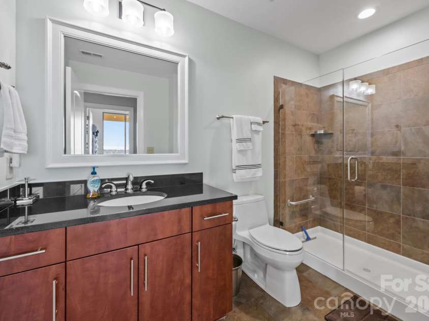 701 Royal Court, Charlotte, NC 28202.  MLS# CAR4355029, YatesRealty ID 14737. 
