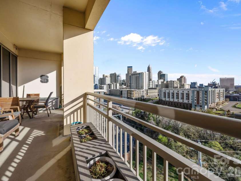 701 Royal Court, Charlotte, NC 28202.  MLS# CAR4355029, YatesRealty ID 14737. 